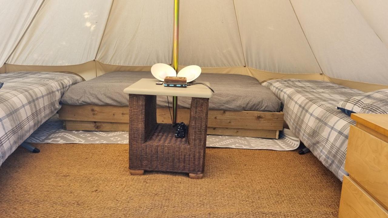 Route 47 Glamping Bell Tents Cross Hands Exterior photo